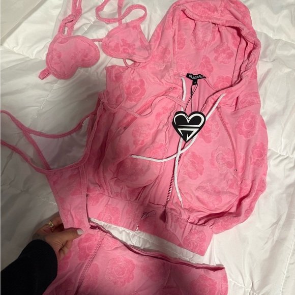 Pink Cloud Patterned Women's Swim Set - Picture 4 of 8